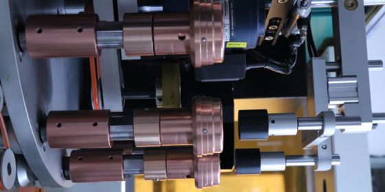 1-रंग 50 पीसी/मिन ऑटोमैटिक जार और बोतल कैप यूवी स्क्रीन प्रिंटिंग मशीन