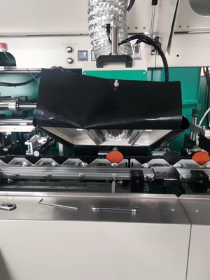 300*250mm 100pcs/Min पूर्ण स्वचालित सिल्क स्क्रीन प्रिंटिंग मशीन बहुरंगी
